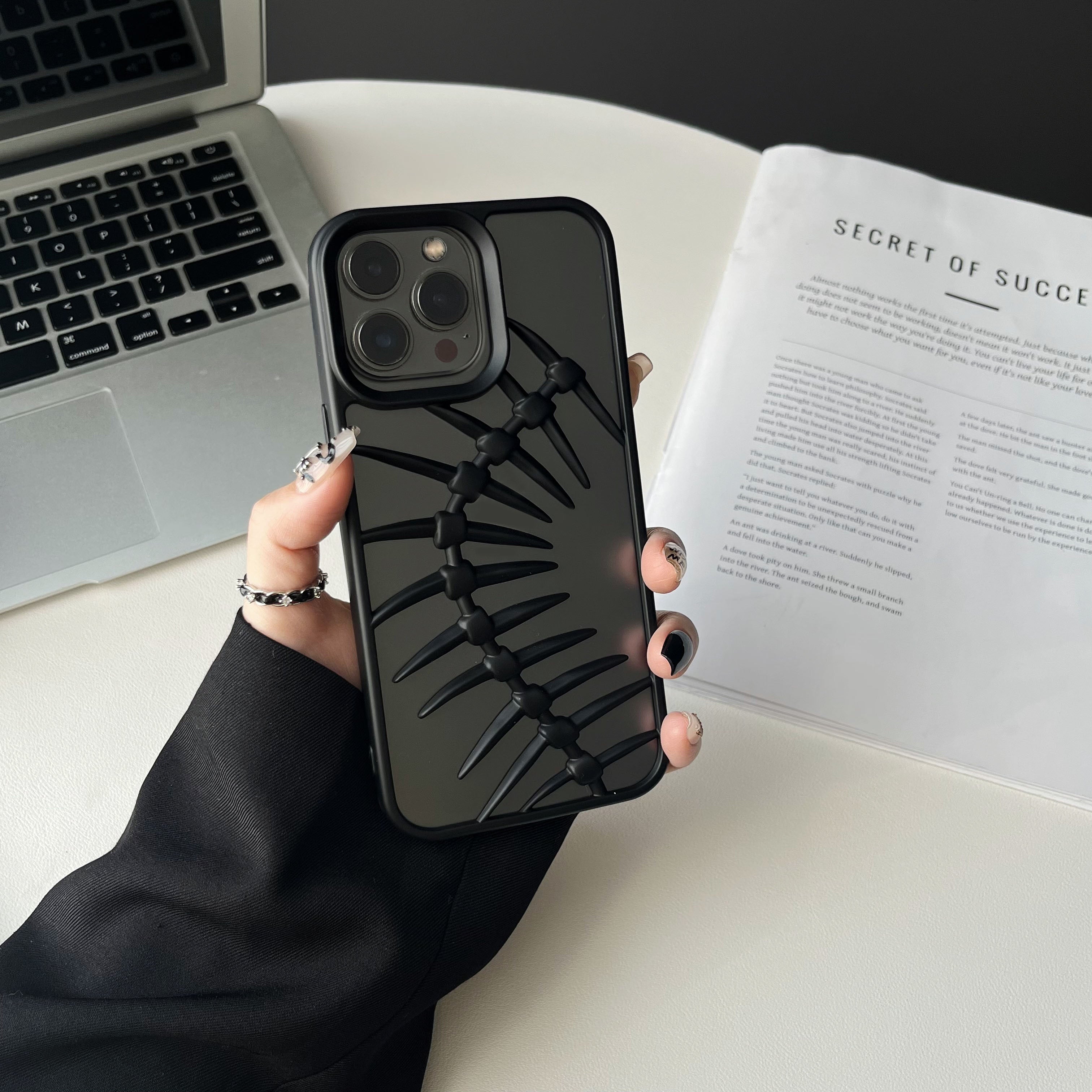 3D Spine Design Case For iPhone