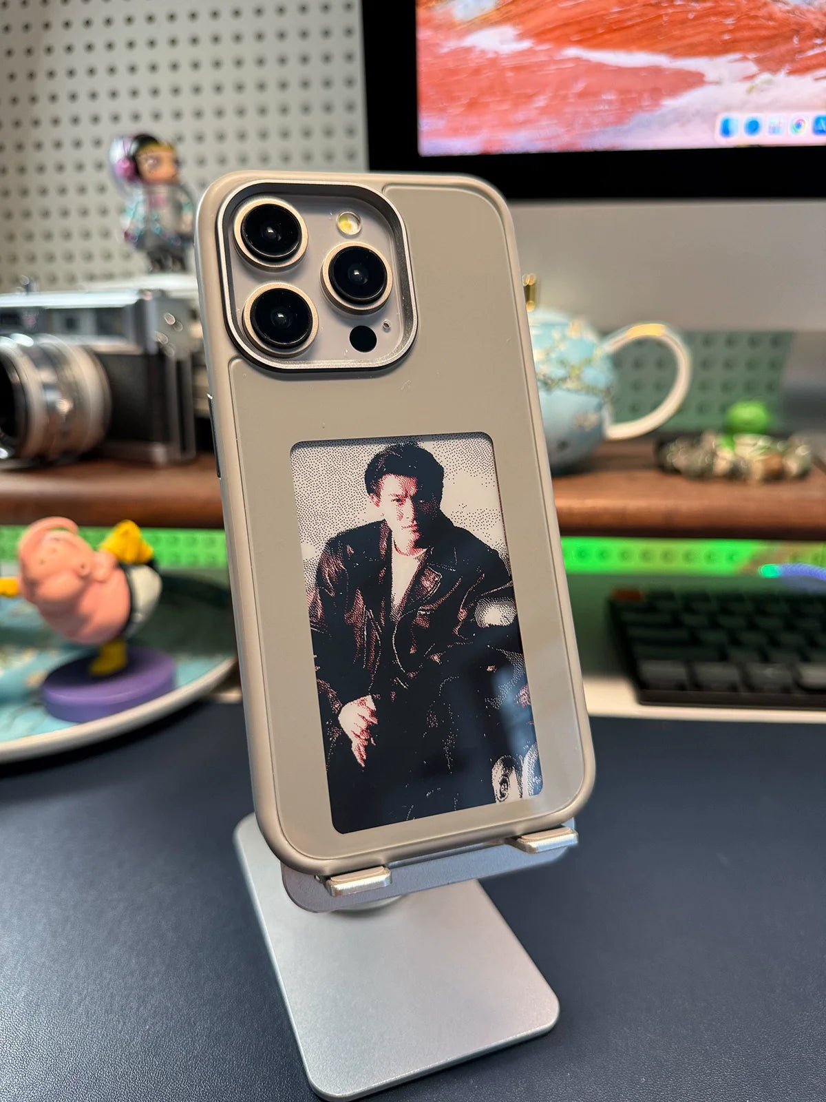 Smart DIY Magic iPhone Cover E Ink Technology - NFC Enabled