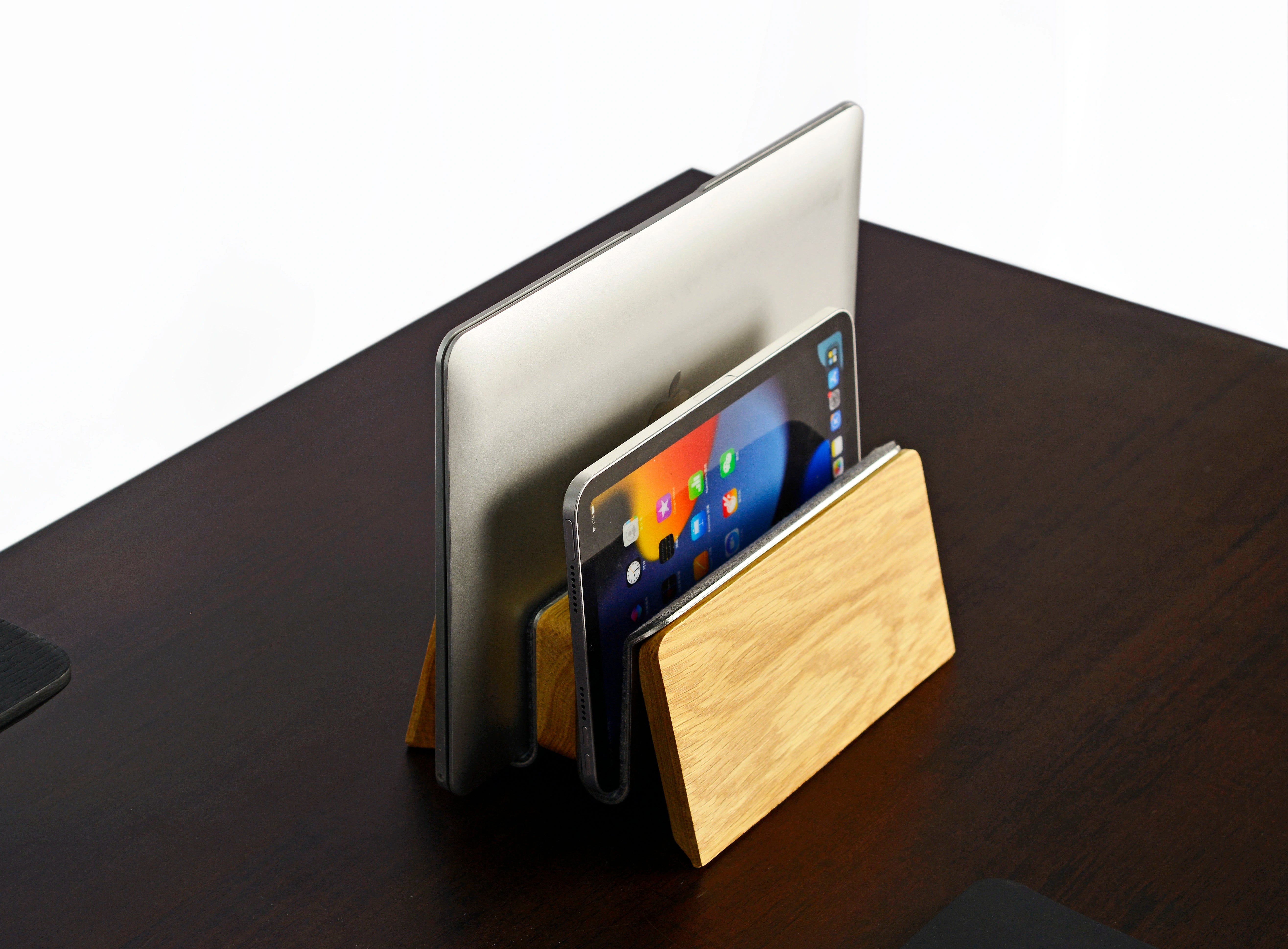 Double Slot Laptop Stand From Auriglo
